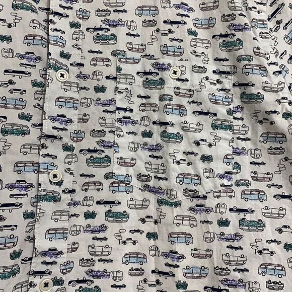 INTERNATIONAL REPORT MEN’s WHITE MULTI VEHICLE/CAR EXHIBIT PRINT SHIRT Sz-L - Picture 2 of 6